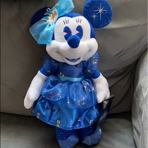 Minnie Mouse main attraction plush June